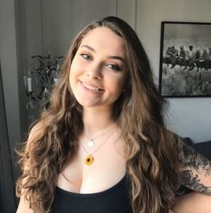 Meet your Posher, Hailey-rose